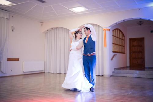 resize_niki-csaba-eskuvo-nagy-320